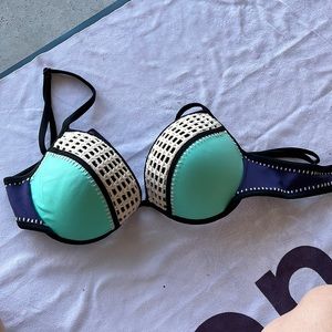 Worn once my boobs are too big for it